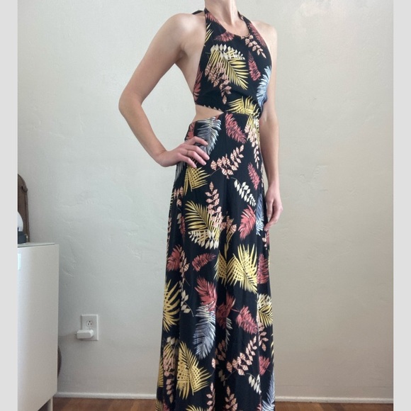 Tiki/Fern Patterned Dress - Picture 1 of 4